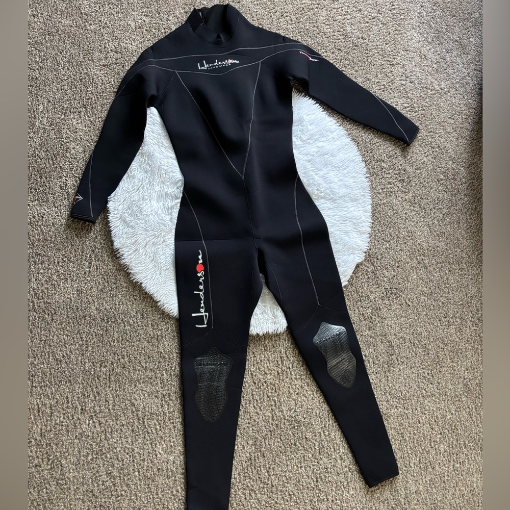 Henderson Women's Black Wetsuit 10T